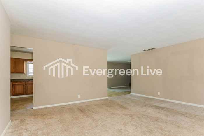 804 Fallview Ave - Photo 3 of 16