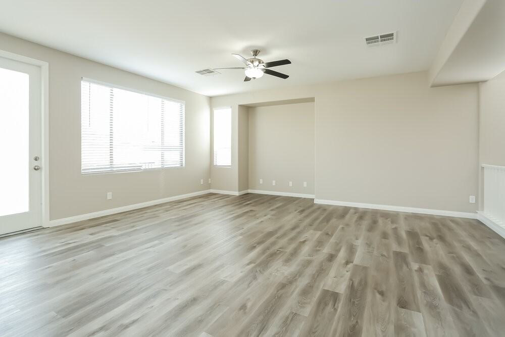 5952 Post Mountain St - Photo 5 of 18