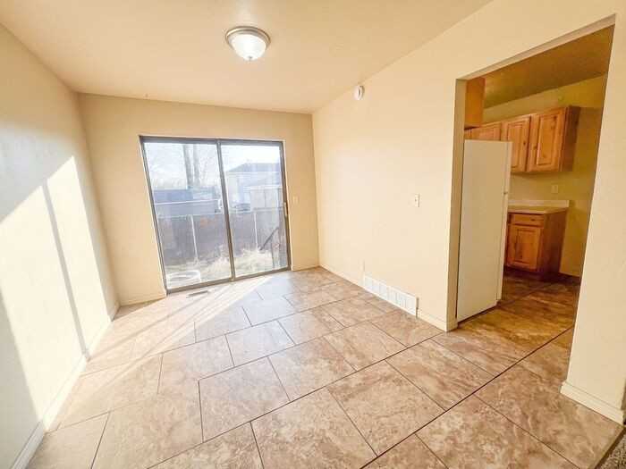 1022 North Victoria Way #2 - Photo 5 of 38