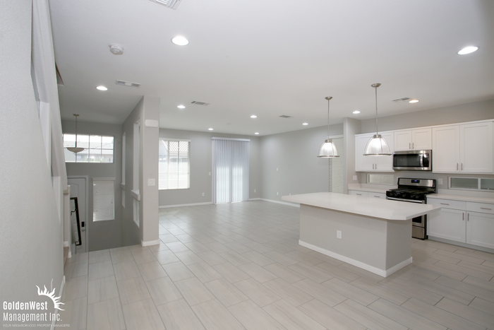 5936 Aurora Gold Ave - Photo 3 of 17