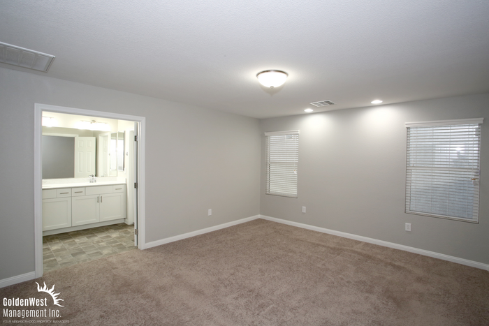 5936 Aurora Gold Ave - Photo 7 of 17