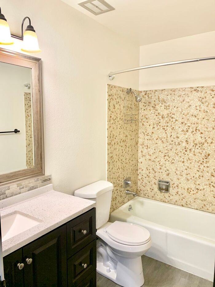 1640 E 16th St - Photo 6 of 16