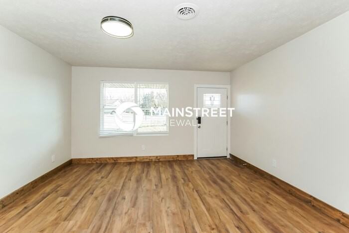 2925 Bethel Pl - Photo 5 of 17