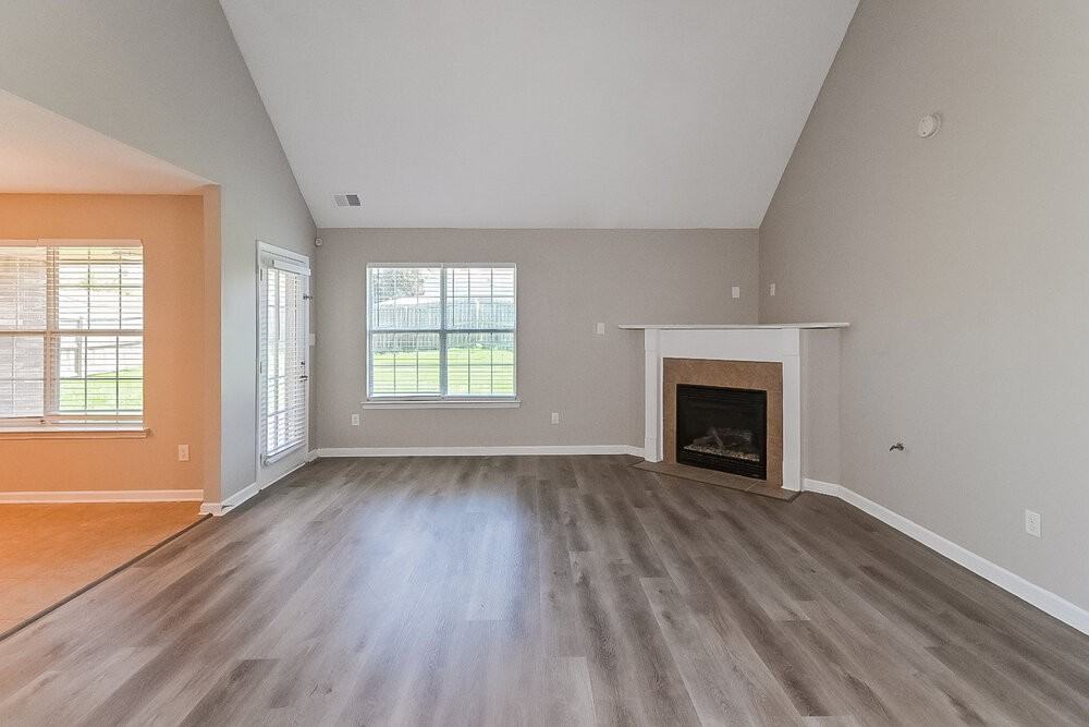 4428 Liverpool Lane - Photo 4 of 17