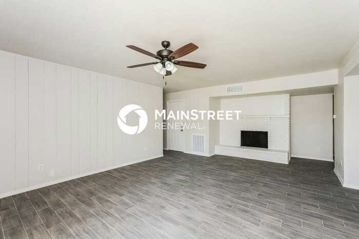 617 Faye St - Photo 2 of 18