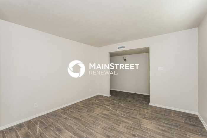 617 Faye St - Photo 6 of 18