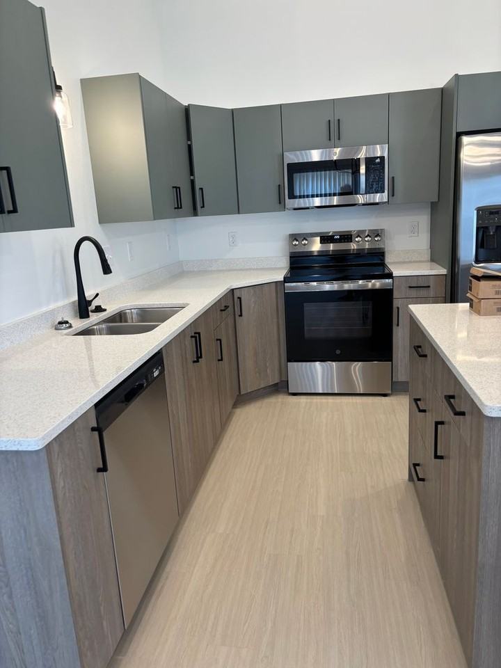 27th Street South - Photo 3 of 13