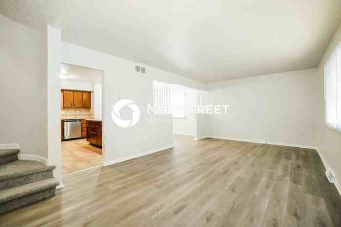 1668 Kildare Pl - Photo 2 of 20