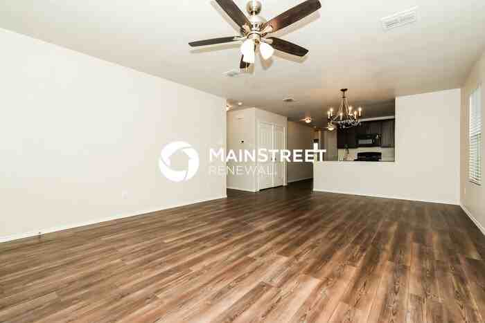 5649 Hepburn St - Photo 5 of 17