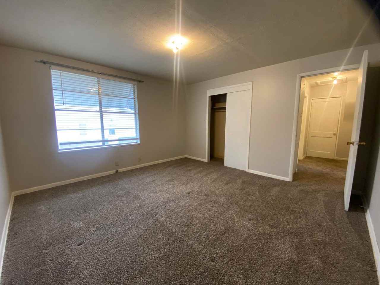 221 North Pesotum Street - Photo 3 of 9