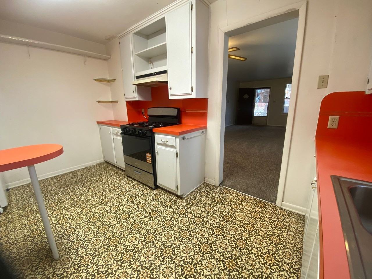 221 North Pesotum Street - Photo 6 of 9