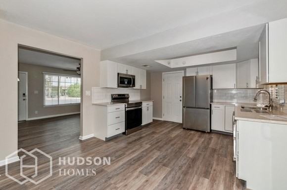 19218 N 20th Ave - Photo 7 of 22