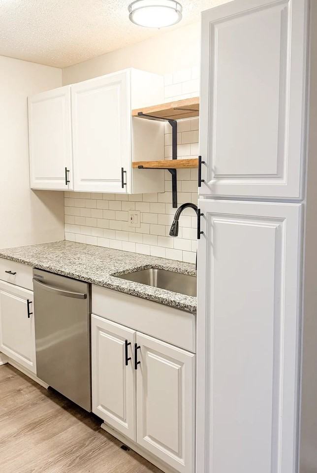 Victory Park Apartments - Photo 4 of 50