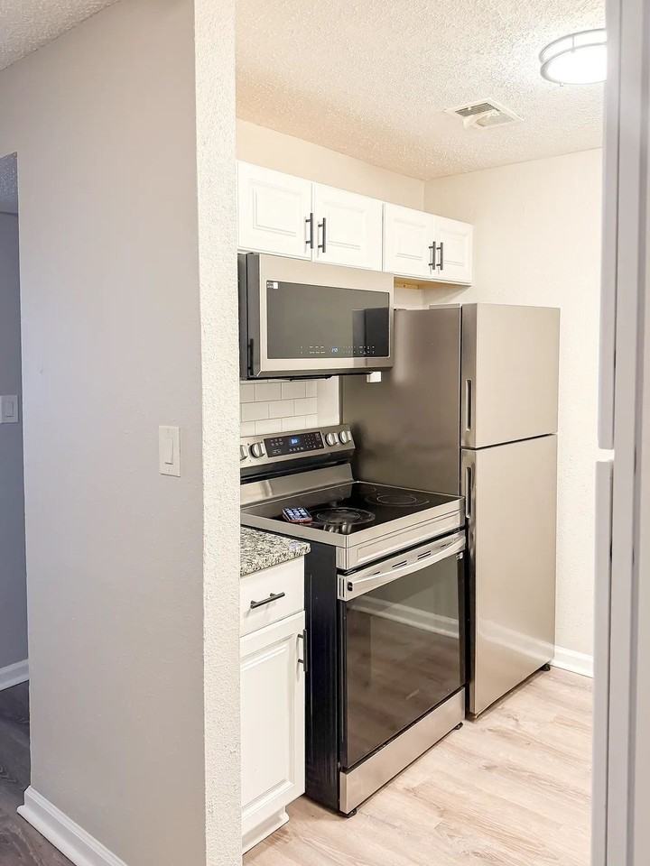 Victory Park Apartments - Photo 7 of 50