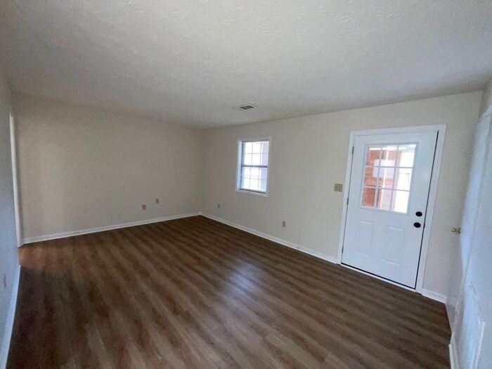 255 Handley Ct #B - Photo 3 of 13