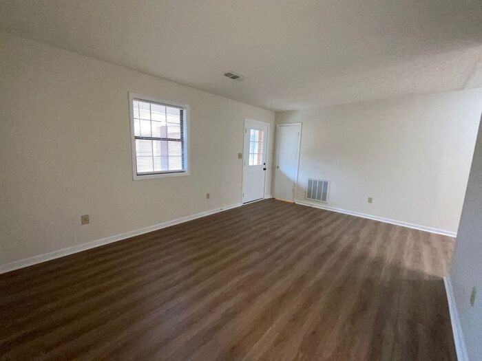 255 Handley Ct #B - Photo 4 of 13