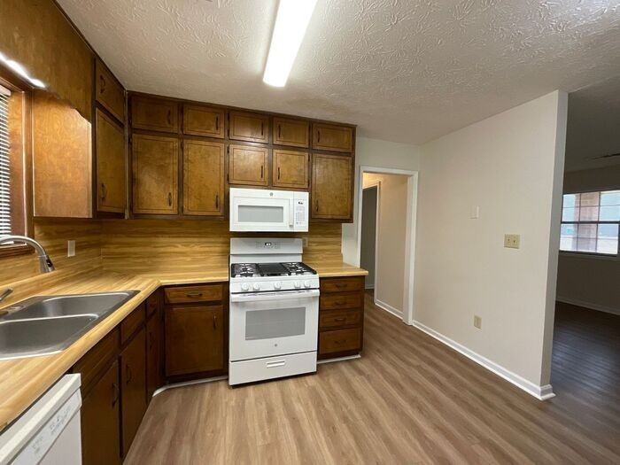 255 Handley Ct #B - Photo 6 of 13