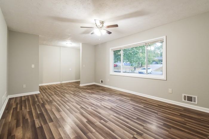 191 Lucan Way - Photo 6 of 23