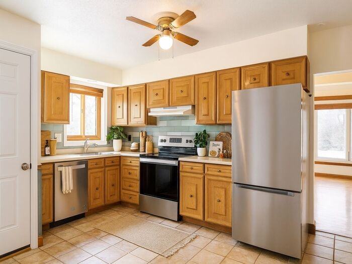 90 North Main Street - Photo 4 of 20