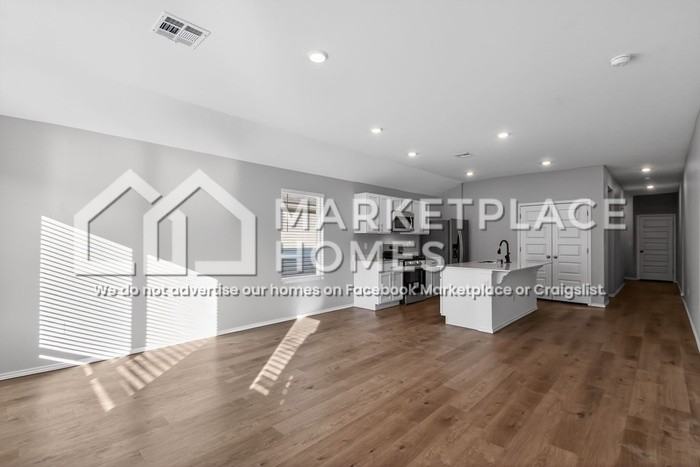 812 NE 102nd Ter - Photo 7 of 29