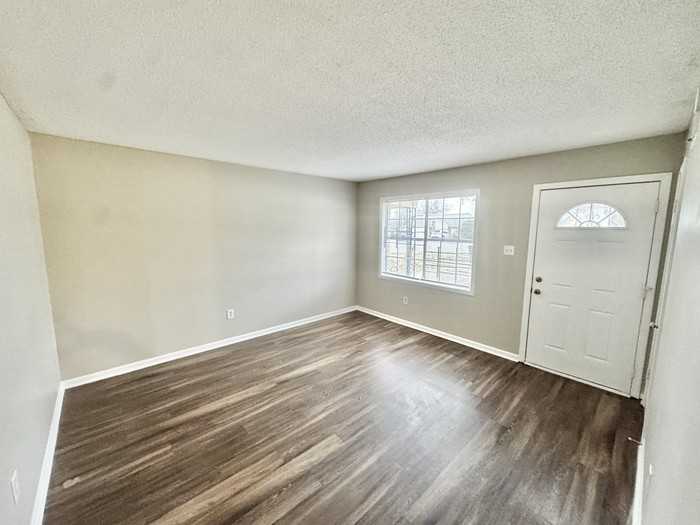 3940 Schoolfield Rd - Photo 4 of 22