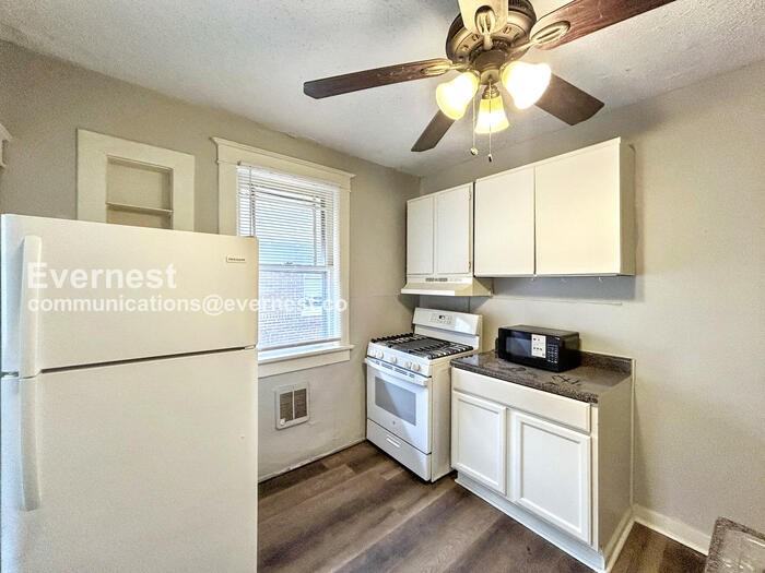 180 Clark Pl #4 - Photo 2 of 21