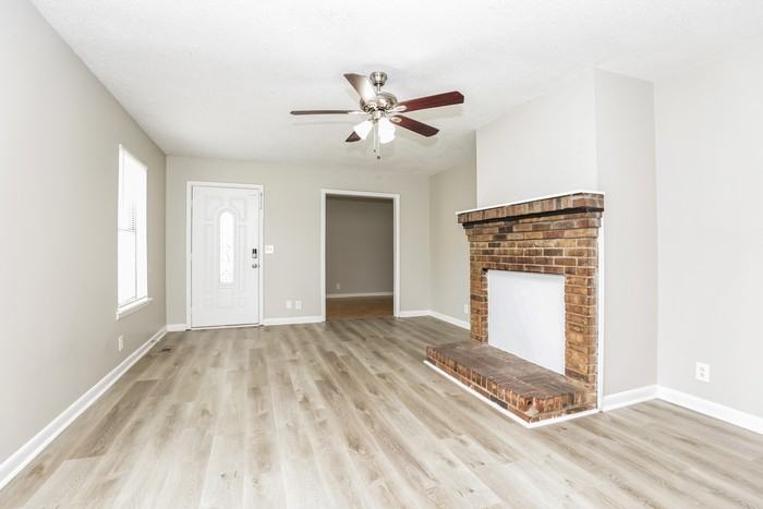 2383 Paddock Dr - Photo 5 of 17