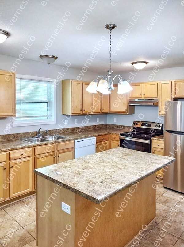 4900 E 39th St - Photo 3 of 18