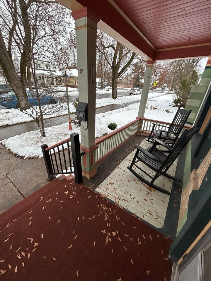 826 2nd Ave E - Photo 3 of 31