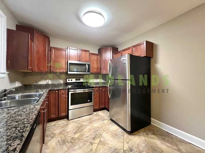 2728 Holt Drive - Photo 6 of 32