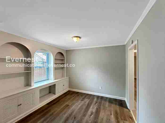 835 Margo Ln - Photo 4 of 16