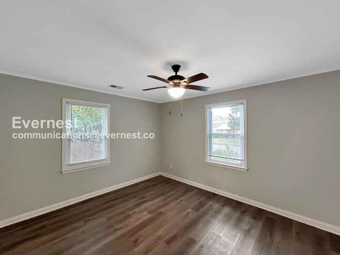 835 Margo Ln - Photo 6 of 16