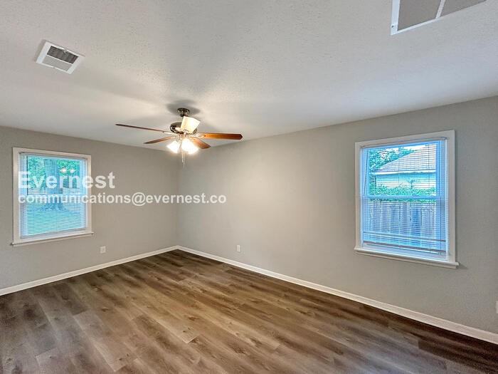 835 Margo Ln - Photo 7 of 16