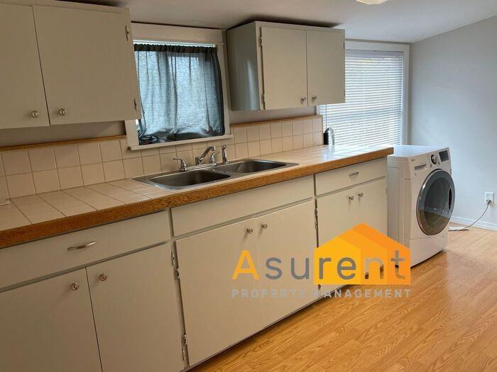 519 Marie St #2 - Photo 4 of 13