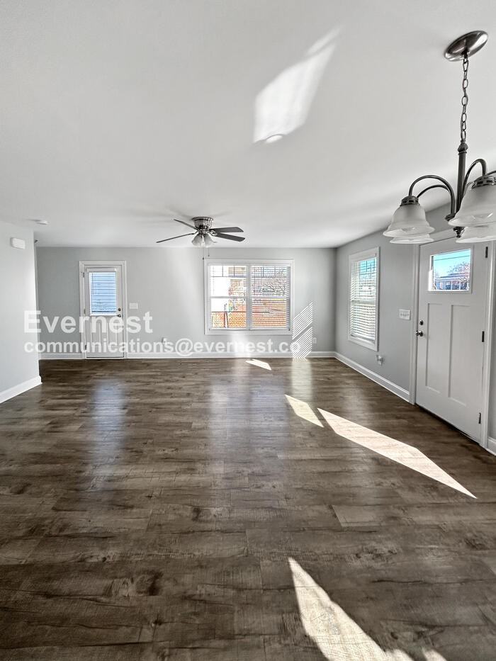 509 Cook St - Photo 5 of 18