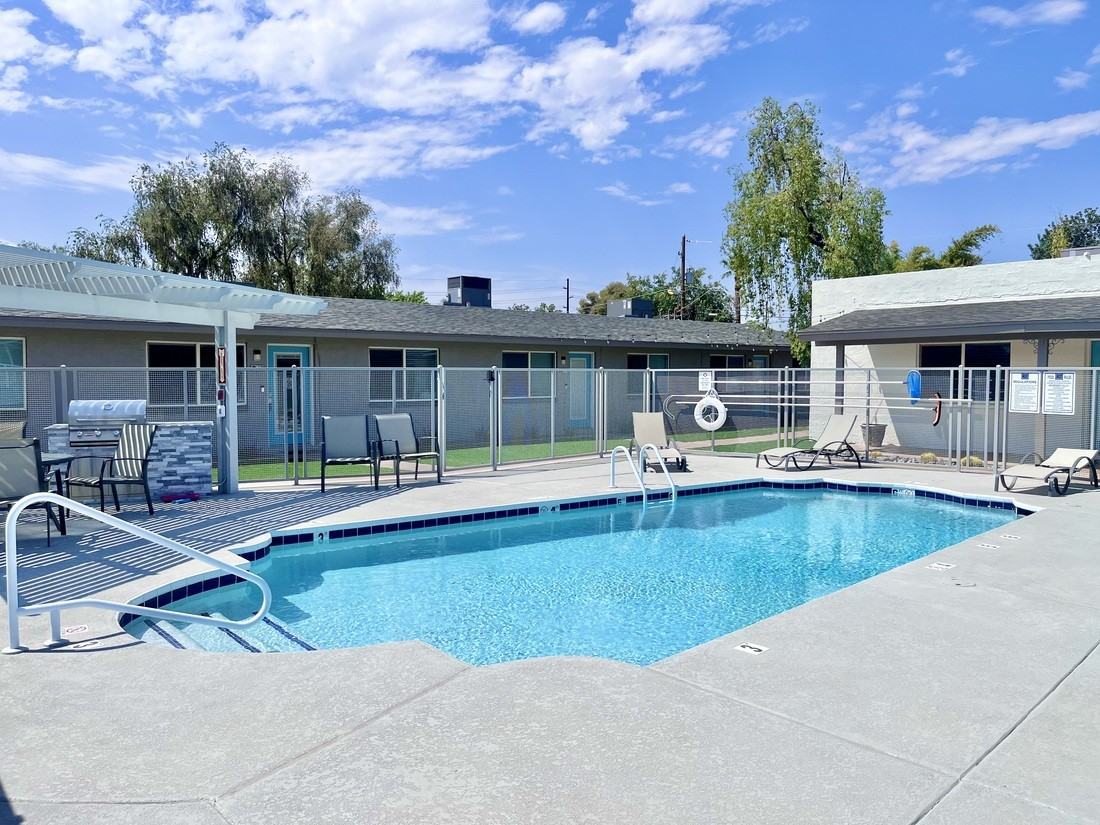 4760 N 28th St #25 - Photo 4 of 43