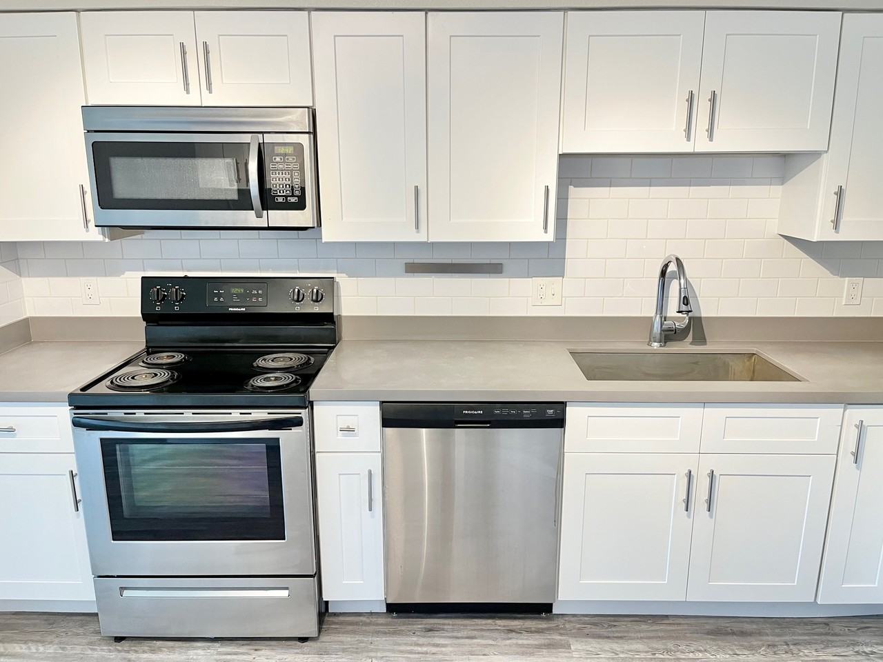 4760 N 28th St #25 - Photo 7 of 43