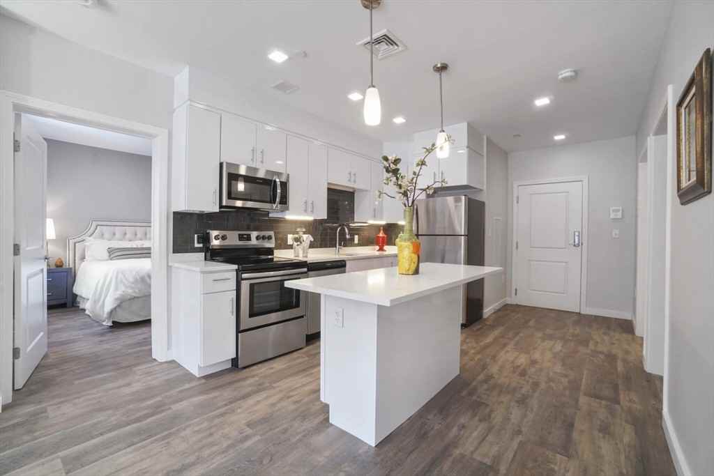 11 Essex St #3-01 - Photo 2 of 10