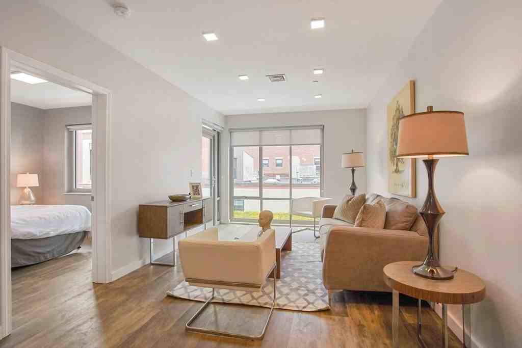 11 Essex St #3-01 - Photo 7 of 10