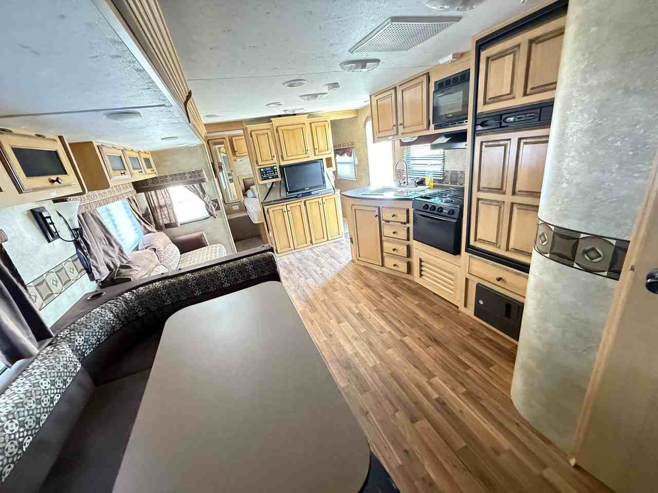 Shore Road - Photo 4 of 4