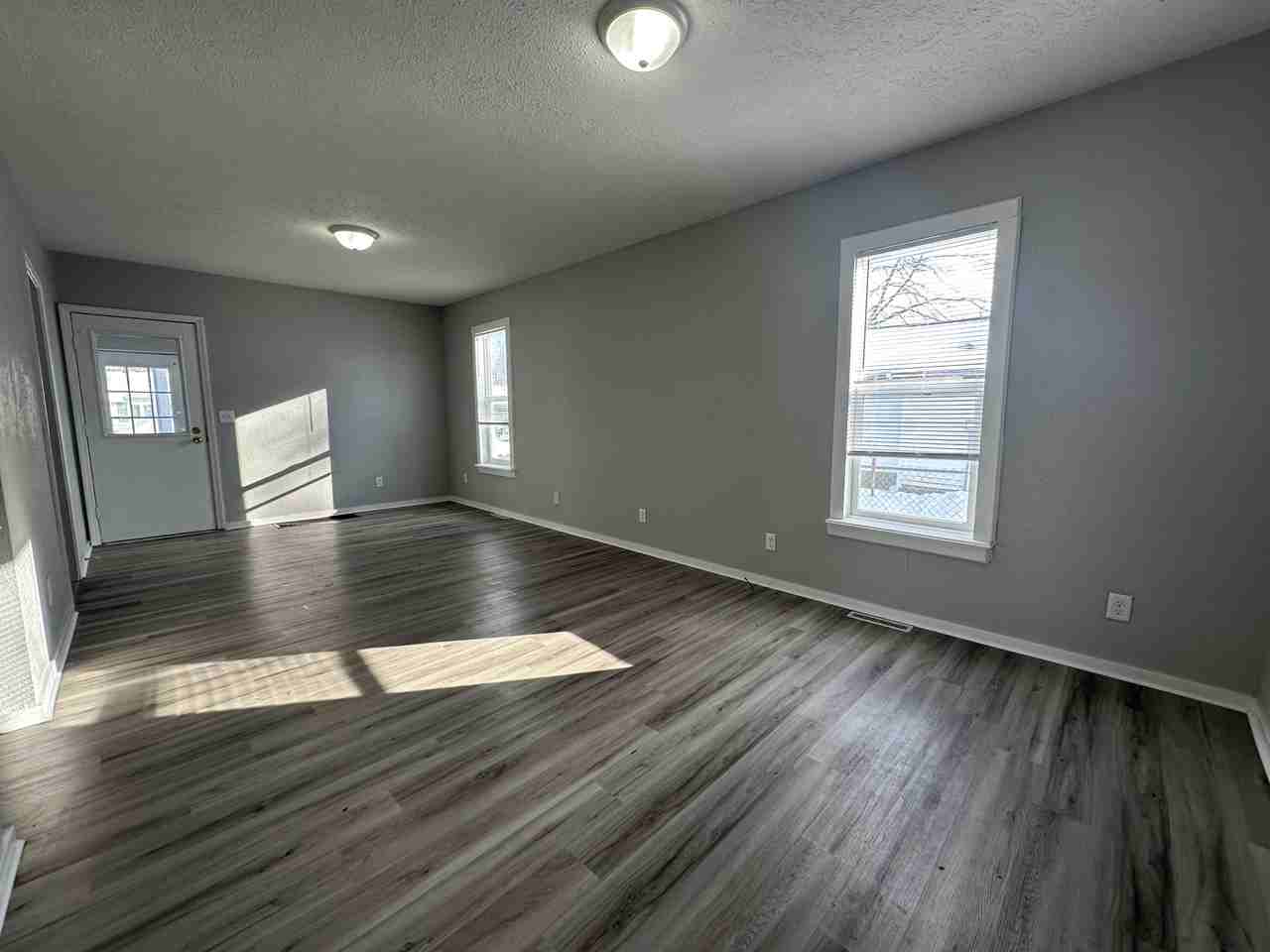 911 Laurel St #NA - Photo 5 of 18