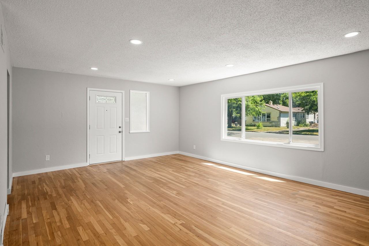 215 Southwest 131st Avenue - Photo 5 of 27