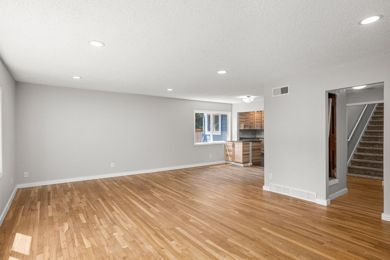 215 Southwest 131st Avenue - Photo 6 of 27