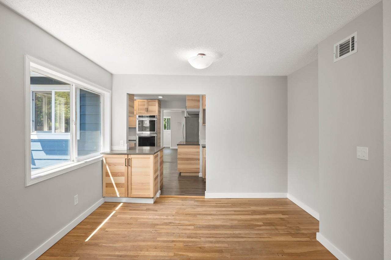 215 Southwest 131st Avenue - Photo 7 of 27