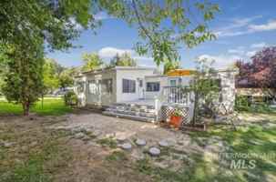 featured image of 337 2nd Avenue West #NA