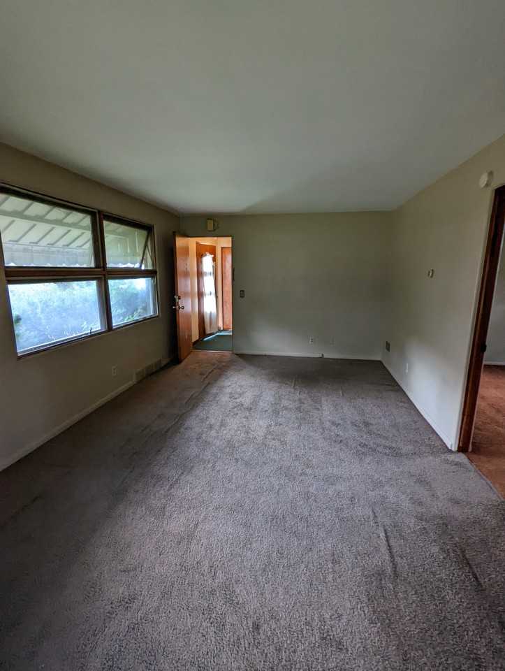 1340 Yale Ave Nw #2 - Photo 2 of 5