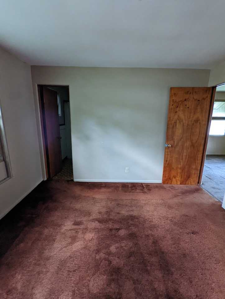 1340 Yale Ave Nw #2 - Photo 4 of 5