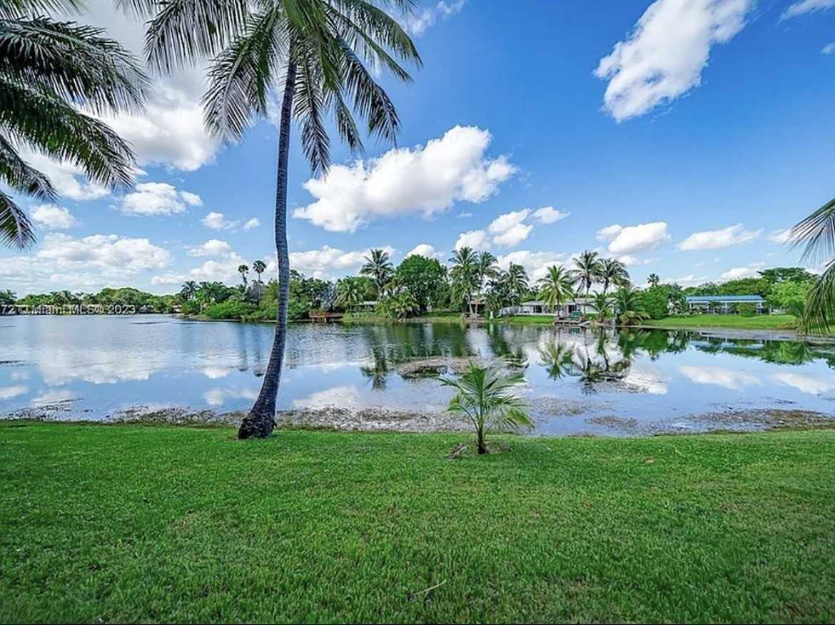 14211 Sw 88th St #E110 - Photo 5 of 23