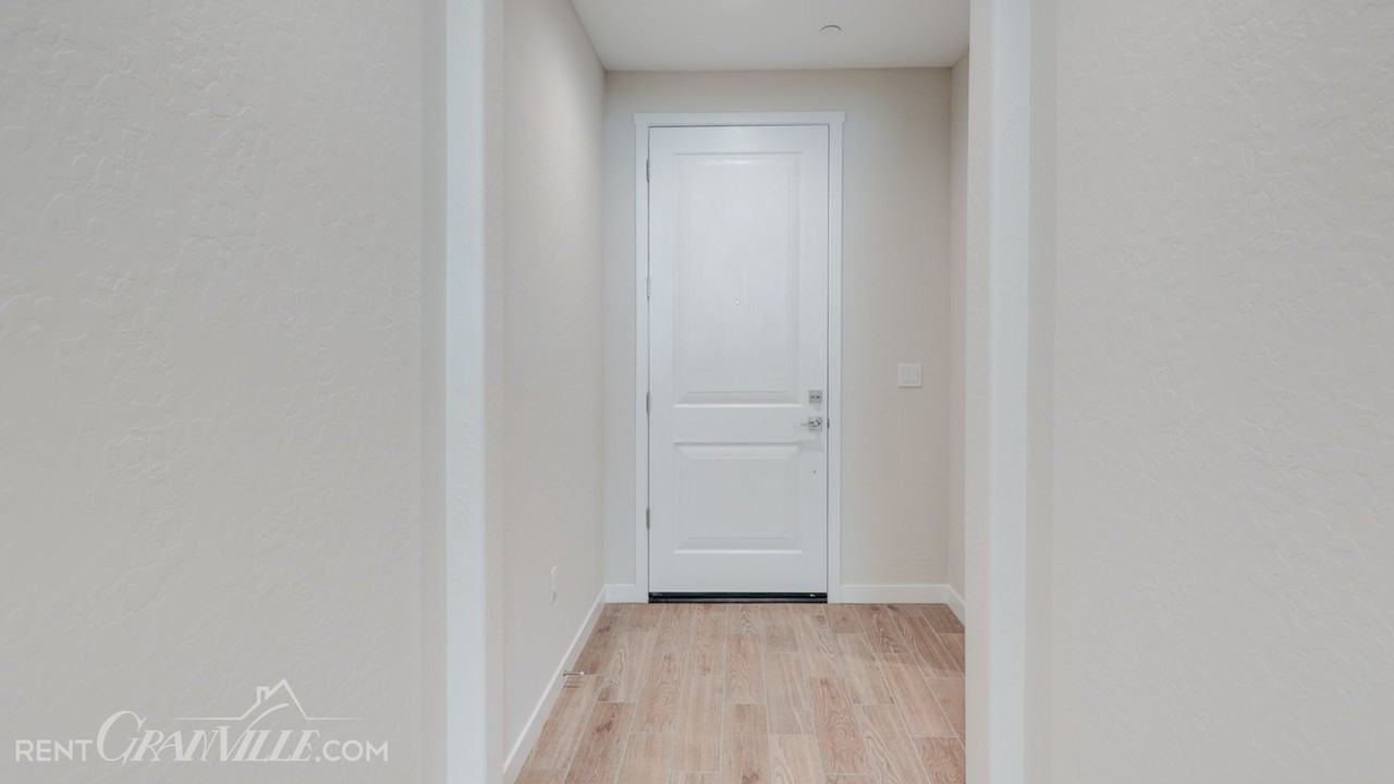 2837 Corteza Dr - Photo 2 of 10