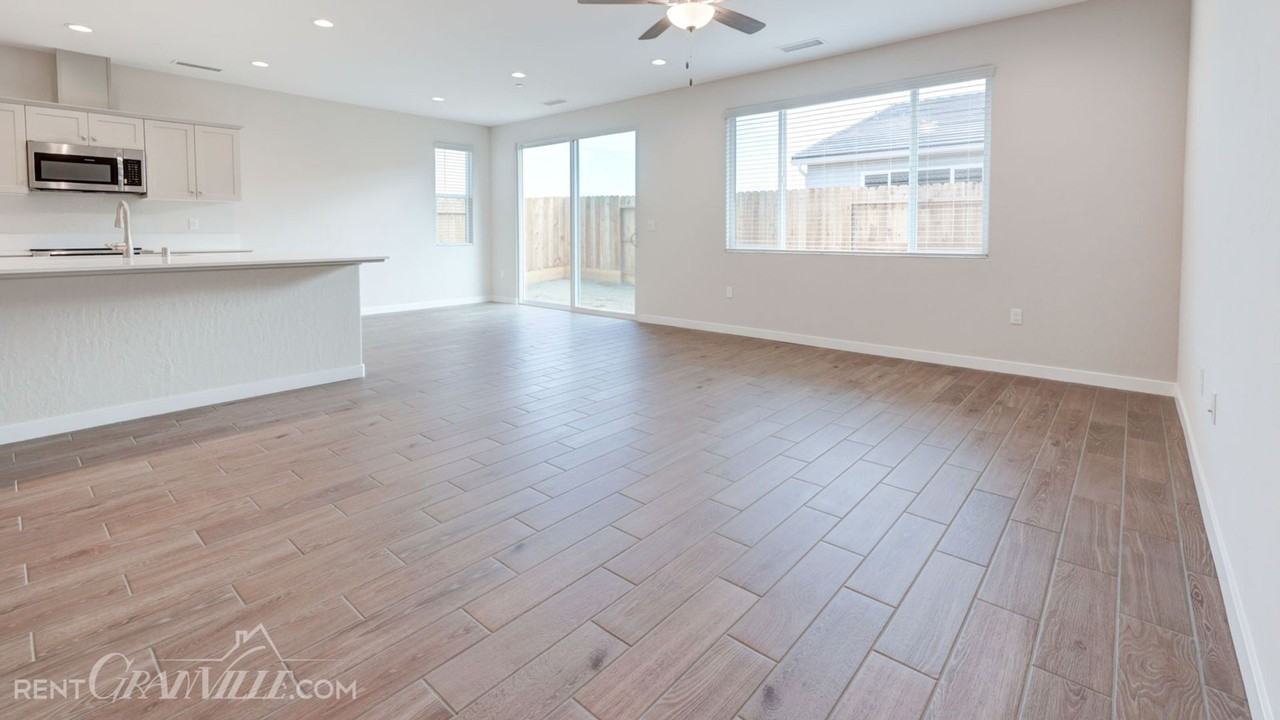 2837 Corteza Dr - Photo 3 of 10